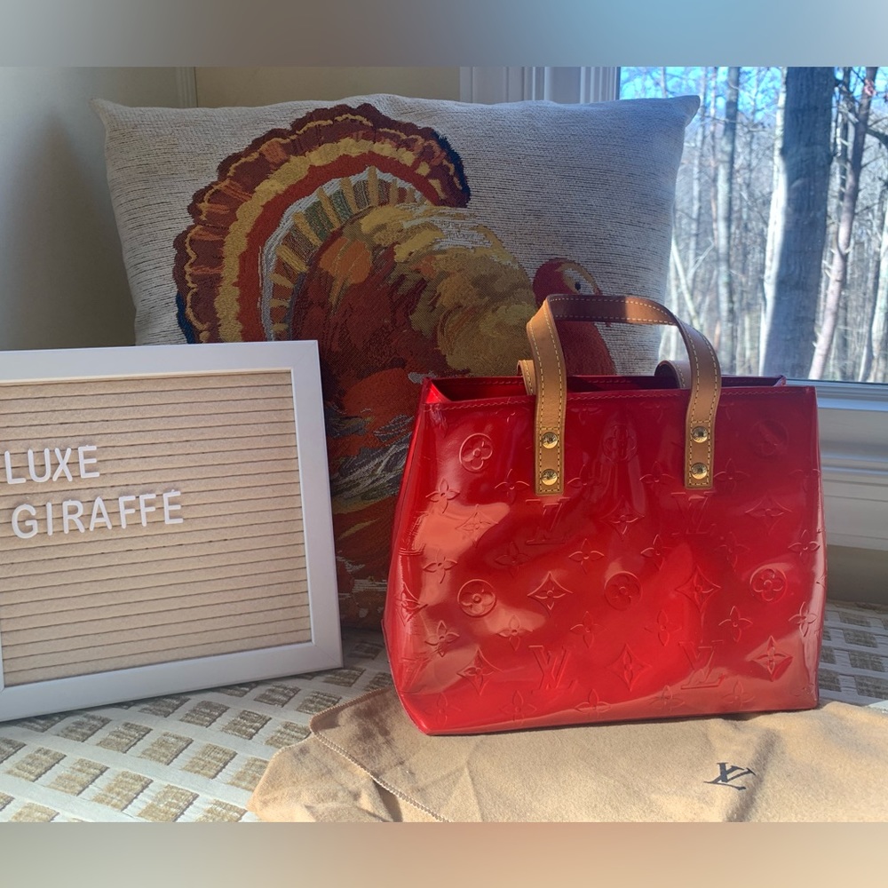 Louis Vuitton monogram vernis pm reade bag in red